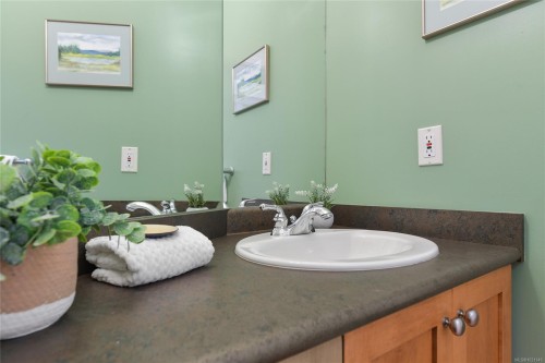 1-1515 Camosun St, Victoria, BC 