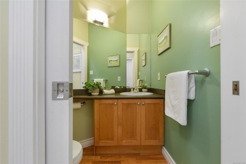 1-1515 Camosun St, Victoria, BC 