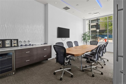 105-1090 Johnson St, Victoria, BC 