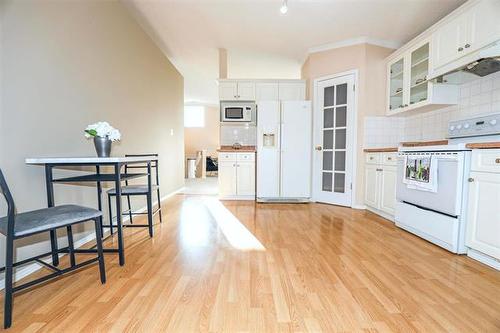 274 Eaglemere Dr, Winnipeg, MB 