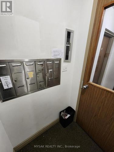 50 Dundonald Street, Toronto, ON - Indoor Photo Showing Other Room