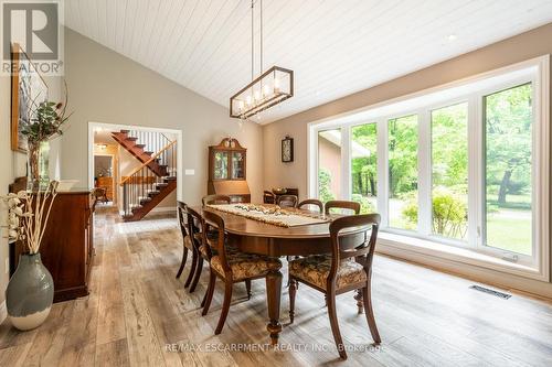 7575 Milburough Line, Milton, ON - Indoor Photo Showing Dining Room