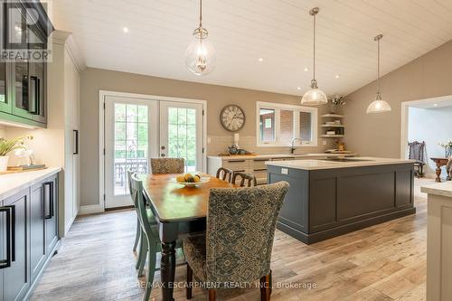 7575 Milburough Line, Milton, ON - Indoor Photo Showing Dining Room
