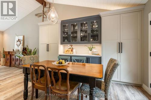 7575 Milburough Line, Milton, ON - Indoor Photo Showing Dining Room