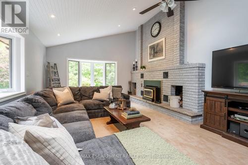 7575 Milburough Line, Milton, ON - Indoor Photo Showing Living Room With Fireplace
