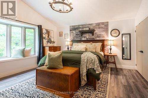 7575 Milburough Line, Milton, ON - Indoor Photo Showing Bedroom