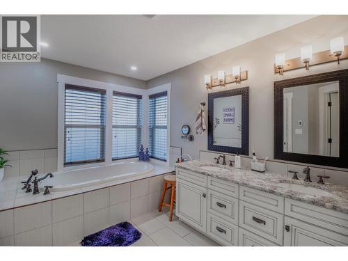 1509 Mount Royal Ridge, Cranbrook, BC - Indoor Photo Showing Bathroom