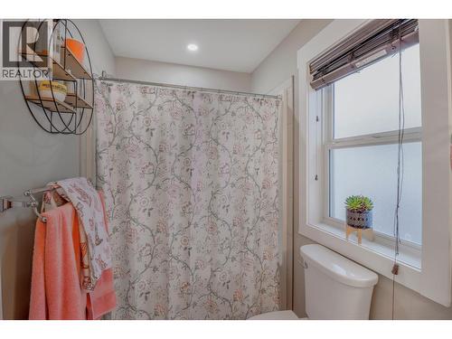 1509 Mount Royal Ridge, Cranbrook, BC - Indoor Photo Showing Bathroom