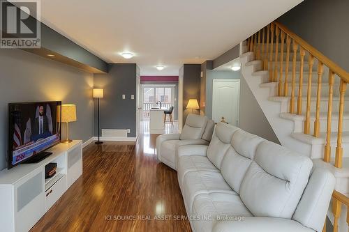 3 - 5050 Intrepid Drive, Mississauga, ON - Indoor Photo Showing Living Room