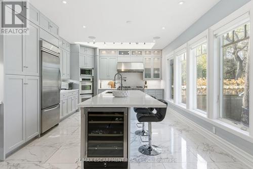 271 Oakhill Road, Mississauga, ON - Indoor Photo Showing Kitchen With Upgraded Kitchen