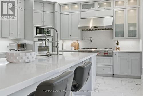 271 Oakhill Road, Mississauga, ON - Indoor Photo Showing Kitchen With Upgraded Kitchen