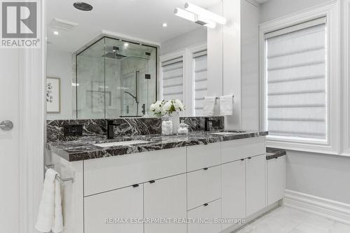 271 Oakhill Road, Mississauga, ON - Indoor Photo Showing Bathroom