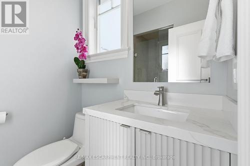 271 Oakhill Road, Mississauga, ON - Indoor Photo Showing Bathroom