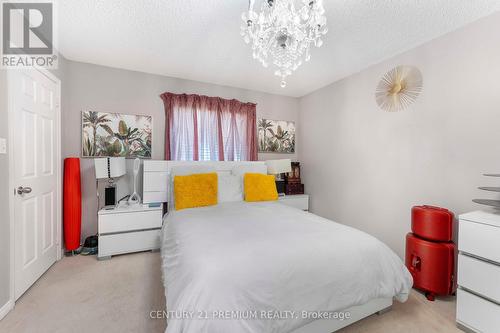 7 - 460 Woodmount Drive, Oshawa, ON - Indoor Photo Showing Bedroom