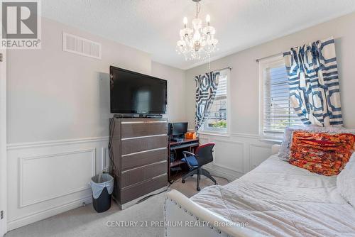 7 - 460 Woodmount Drive, Oshawa, ON - Indoor Photo Showing Bedroom