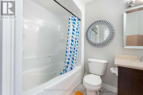 7 - 460 Woodmount Drive, Oshawa, ON - Indoor Photo Showing Bathroom