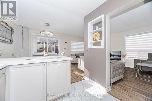 35 Jerry Drive, Cambridge, ON - Indoor Photo Showing Kitchen With Double Sink