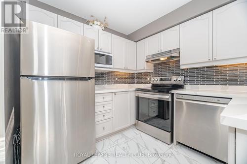 35 Jerry Drive, Cambridge, ON - Indoor Photo Showing Kitchen With Stainless Steel Kitchen