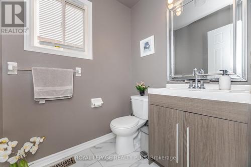 35 Jerry Drive, Cambridge, ON - Indoor Photo Showing Bathroom