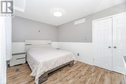 35 Jerry Drive, Cambridge, ON - Indoor Photo Showing Bedroom