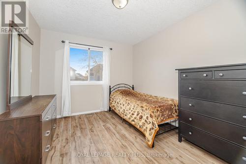35 Jerry Drive, Cambridge, ON - Indoor Photo Showing Bedroom