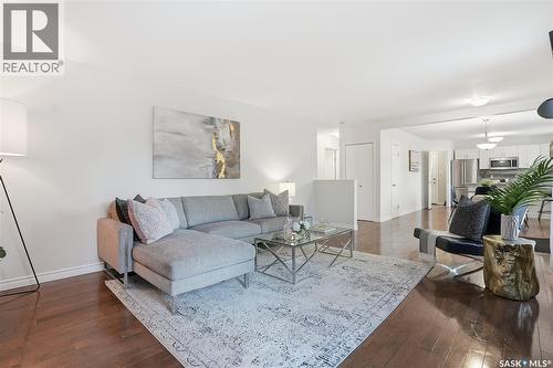 1804 Wilson Crescent, Saskatoon, SK - Indoor Photo Showing Living Room