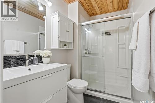 1804 Wilson Crescent, Saskatoon, SK - Indoor Photo Showing Bathroom