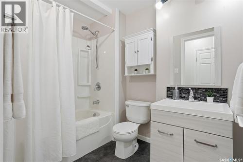 1804 Wilson Crescent, Saskatoon, SK - Indoor Photo Showing Bathroom