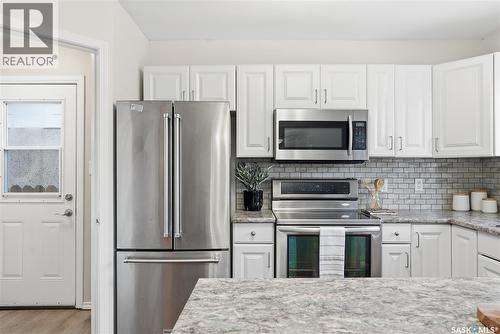 1804 Wilson Crescent, Saskatoon, SK - Indoor Photo Showing Kitchen With Upgraded Kitchen