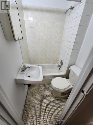 52 Dundonald Street, Toronto, ON - Indoor Photo Showing Bathroom