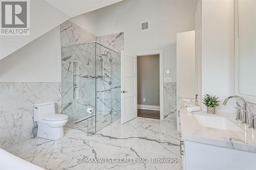 18 Windy Ridge Drive, Toronto, ON - Indoor Photo Showing Bathroom