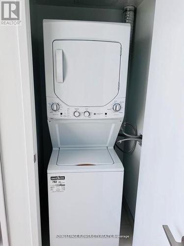 813 - 135 East Liberty Street, Toronto, ON - Indoor Photo Showing Laundry Room
