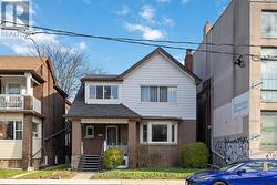 877 BROADVIEW AVENUE  Toronto, ON M4K 2P9
