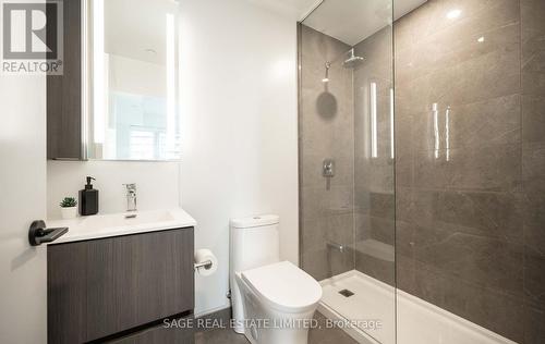 330 - 215 Lakeshore Road W, Mississauga, ON - Indoor Photo Showing Bathroom