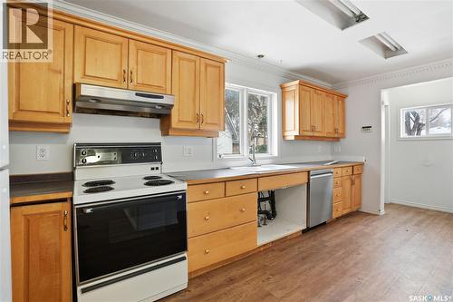 311 I Avenue N, Saskatoon, SK - Indoor Photo Showing Kitchen