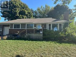 20 ELIZABETH AVENUE  Kingston (West Of Sir John A. Blvd), ON K7M 3G8