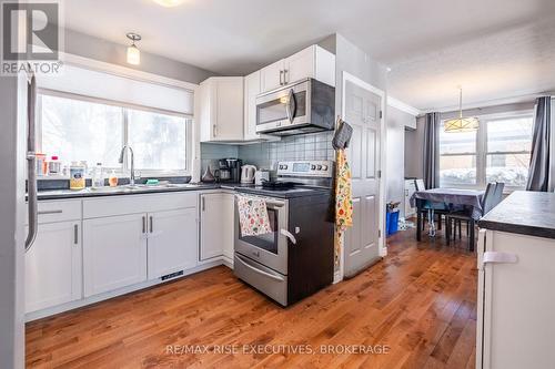 20 Elizabeth Avenue, Kingston (West Of Sir John A. Blvd), ON - Indoor Photo Showing Kitchen