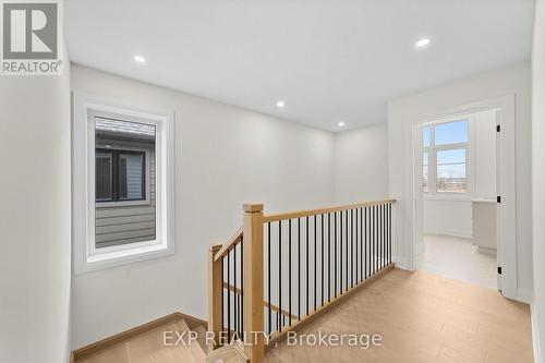 6875 Heathwoods Avenue, London South (South V), ON - Indoor Photo Showing Other Room