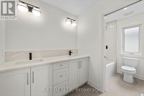 6875 Heathwoods Avenue, London South (South V), ON - Indoor Photo Showing Bathroom