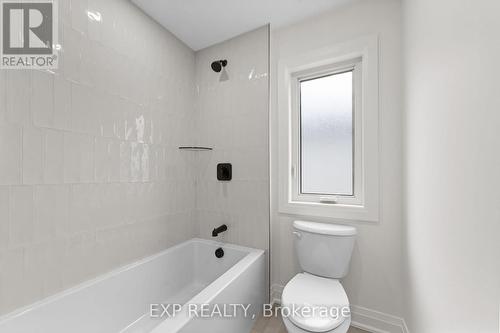 6875 Heathwoods Avenue, London South (South V), ON - Indoor Photo Showing Bathroom