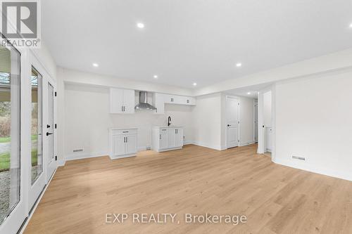 6875 Heathwoods Avenue, London South (South V), ON - Indoor