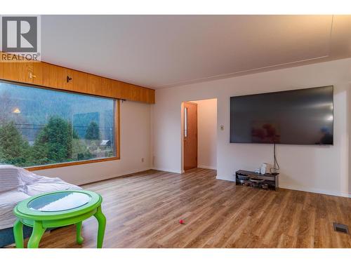 1473 3A Highway, Castlegar, BC - Indoor Photo Showing Living Room