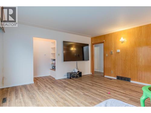 1473 3A Highway, Castlegar, BC - Indoor Photo Showing Living Room