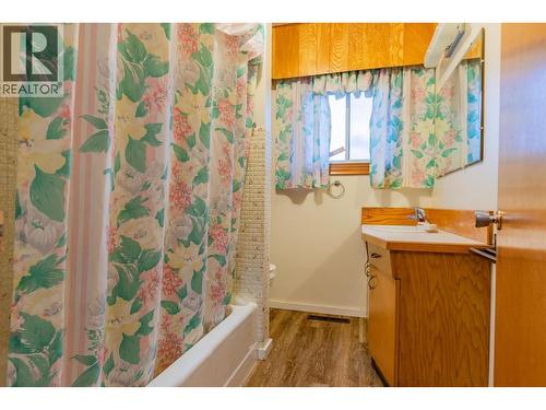 1473 3A Highway, Castlegar, BC - Indoor