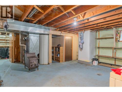 1473 3A Highway, Castlegar, BC - Indoor Photo Showing Basement