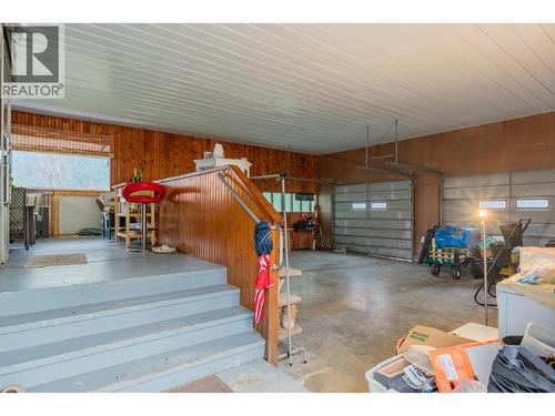 1473 3A Highway, Castlegar, BC - Indoor Photo Showing Garage