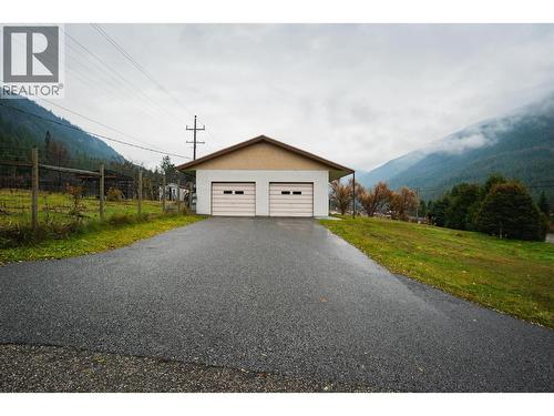 1473 3A Highway, Castlegar, BC - Outdoor
