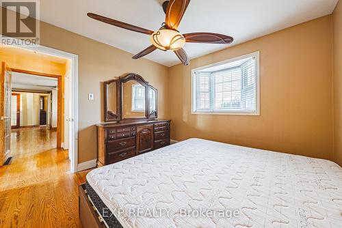 1164 Barton Street, Hamilton, ON - Indoor Photo Showing Bedroom