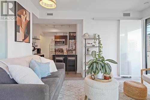 1409 - 42 Charles Street E, Toronto, ON - Indoor Photo Showing Living Room
