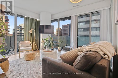 1409 - 42 Charles Street E, Toronto, ON - Indoor